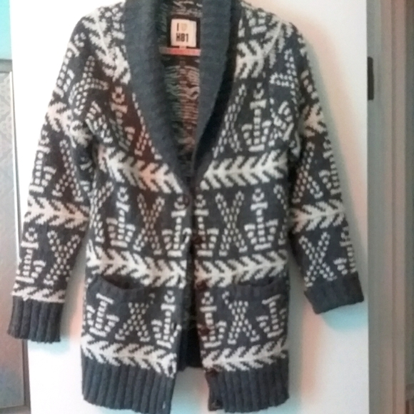 ILIA Sweaters - Gorgeous Ski Sweater